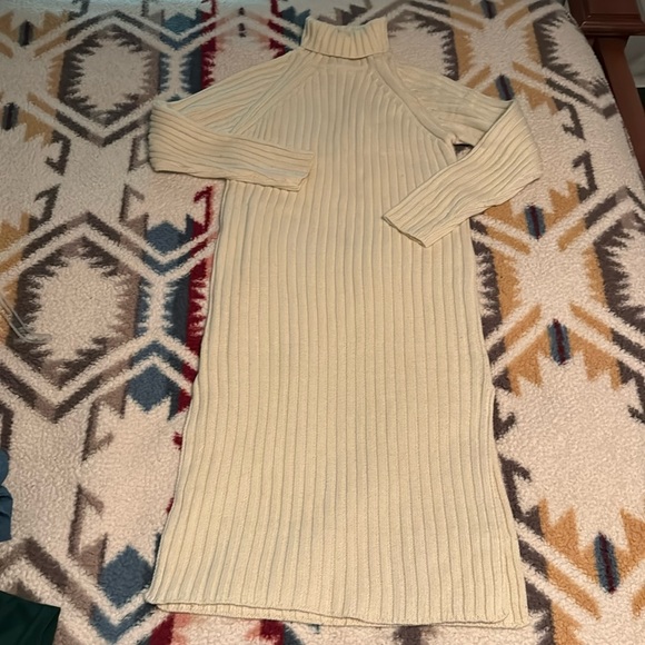 Worn twice ~ Cream Sweater Dress ~ Medium - Picture 1 of 4